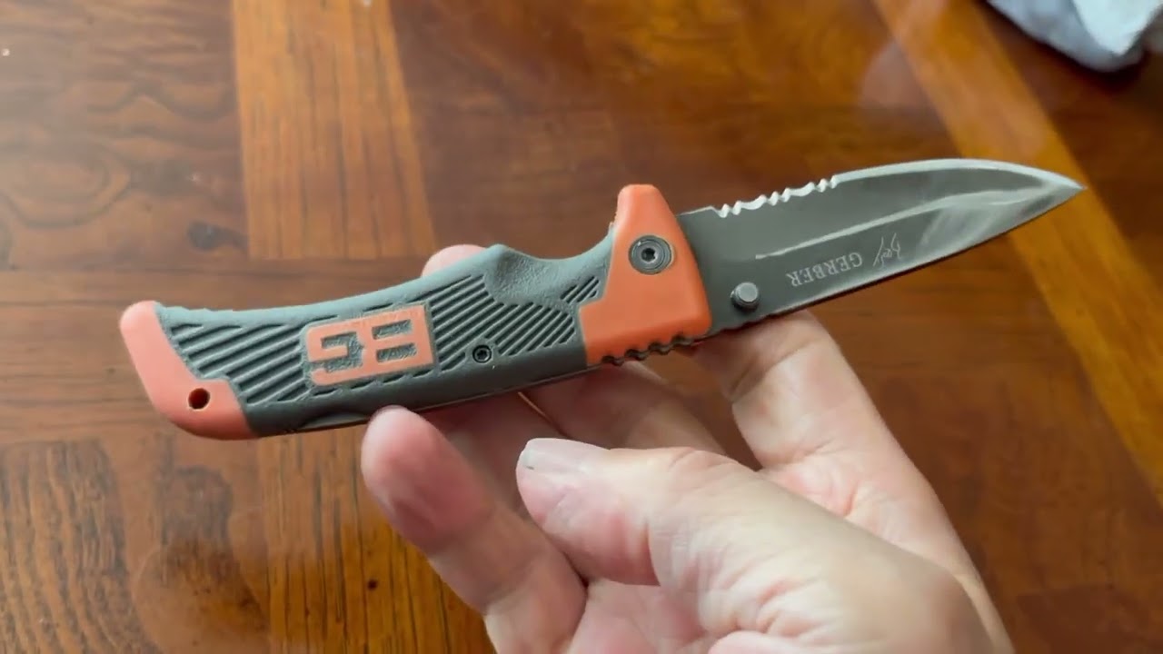 GERBER フォールディングナイフ ベア・グリルス0754 をワンハンド 