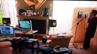 Smouse With Squashed Nger