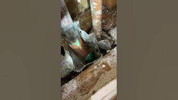 Leak detection sound using CO2