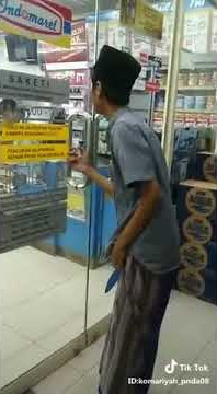 Orang ketok pintu Indomaret