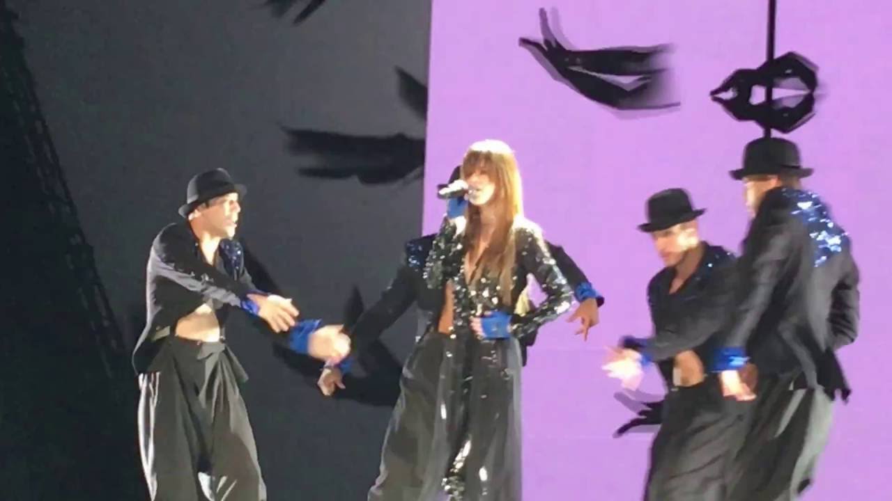 Selena Gomez - Hands To Myself - Revival Tour - 2016-06-28 - Xcel Energy Center; St. Paul