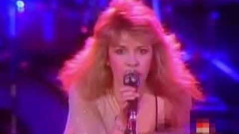 Stevie Nicks - Outside The Rain/Stand Back (live @ The US Festival 1983)