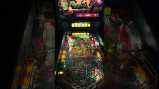 TEENAGE MUTANT NINJA TURTLES.   DATA EAST Pinball Machine