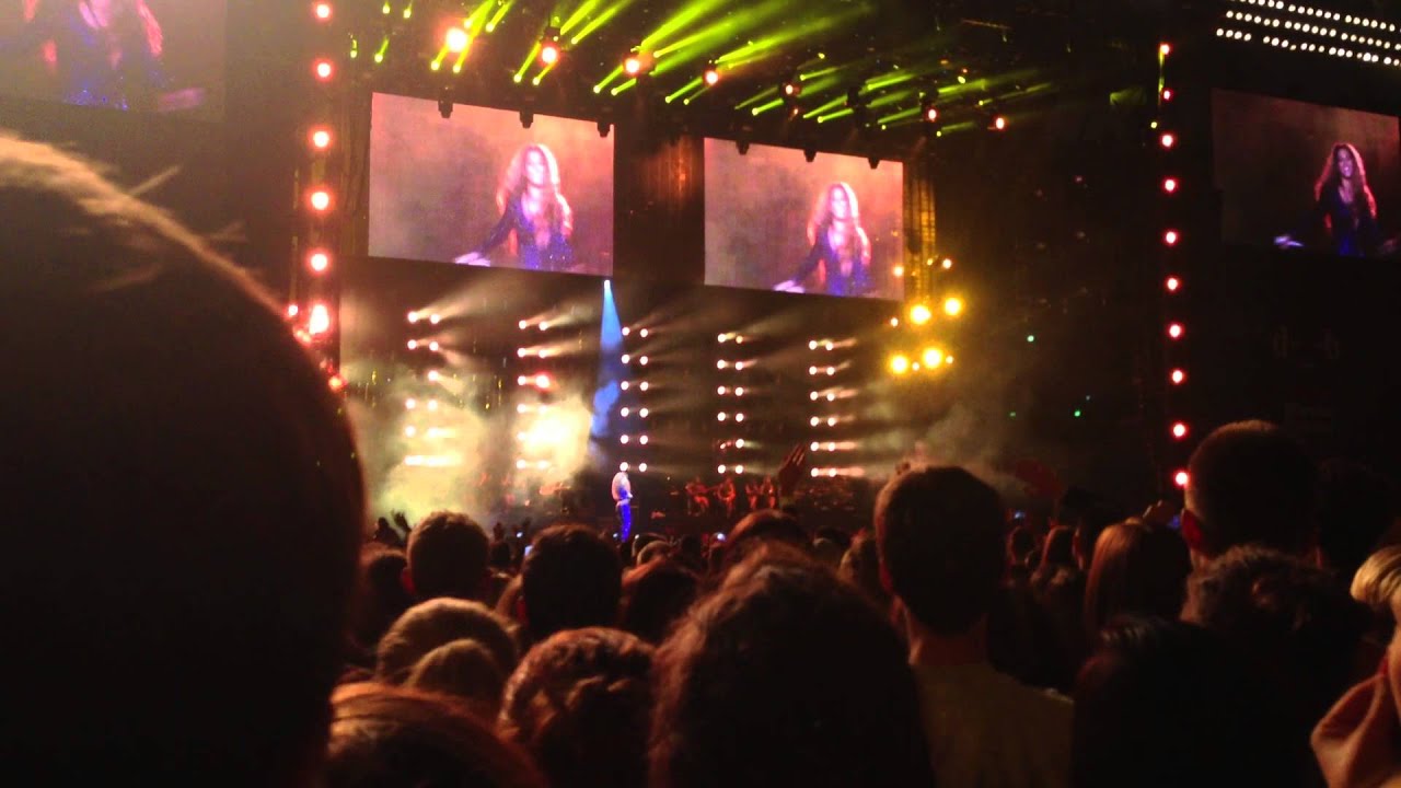 Beyonce - Irreplaceable (Live in Warsaw 2013)