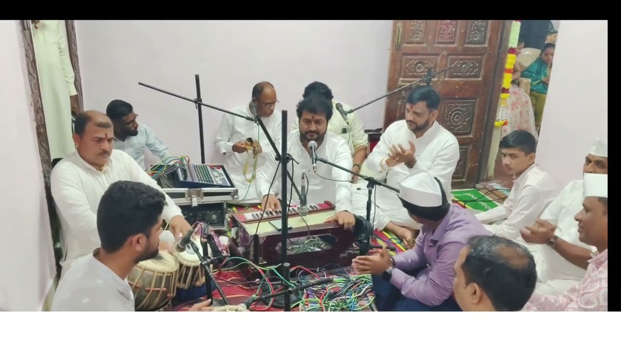 गणरायाला माझ्या आवडतो मोदक छान  