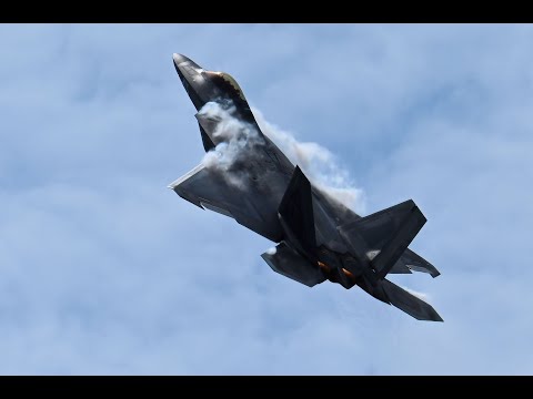 Lockheed Martin F-22 Raptor's Heart Pounding Performance at Fort Lauderdale Beach