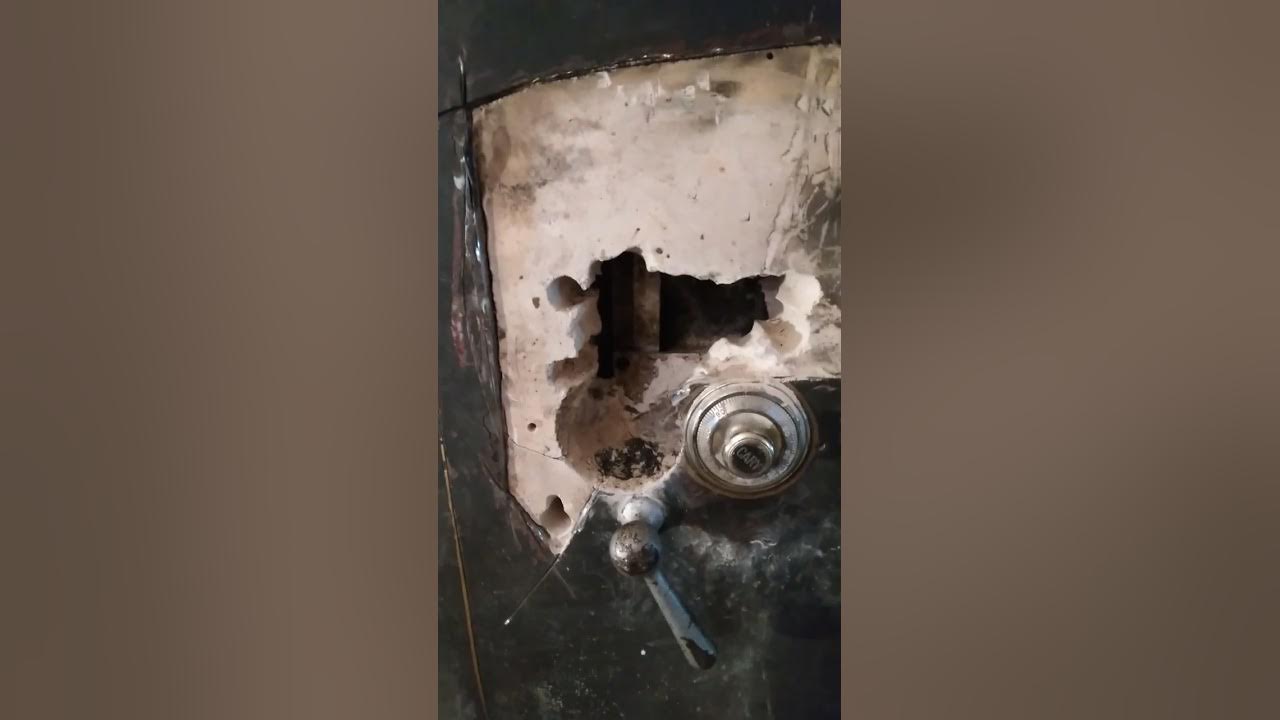 9 Breaking in to my old cary safe. Will the safe open? YouTube