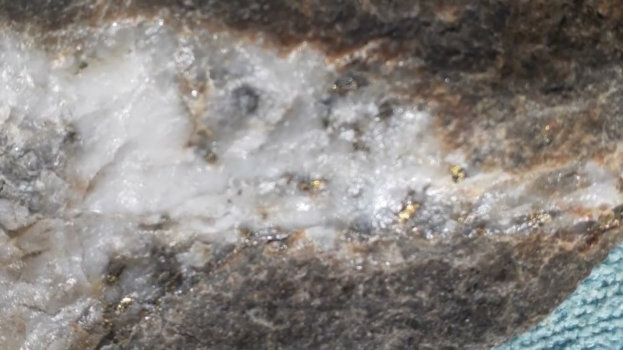 New Zealand gold prospecting......New Zealand gold quartz high grade