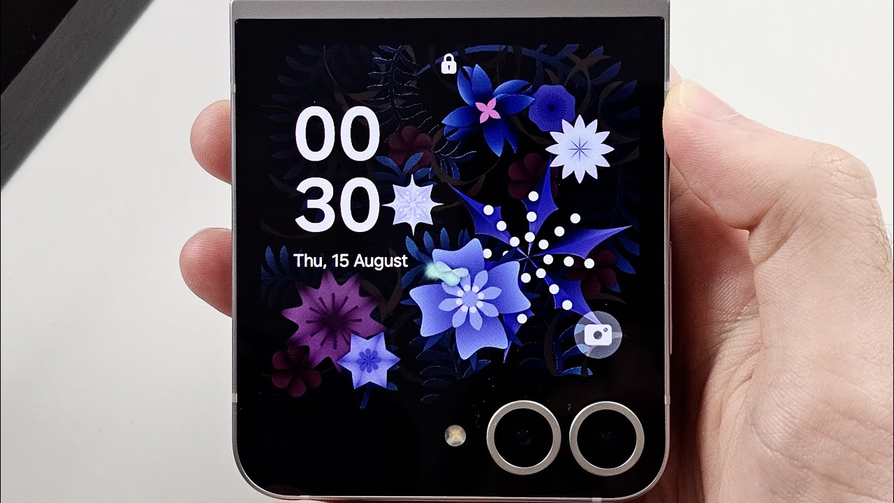 How To Change Wallpaper on Samsung Galaxy Z Flip 6 - YouTube