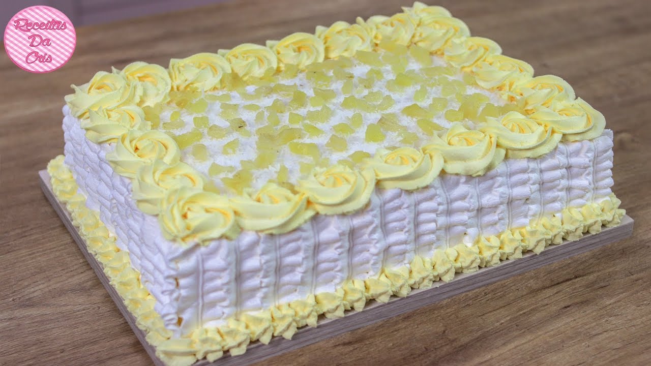 Bolo de 2kg Recheado e Confeitado com Cobertura de Chantilly