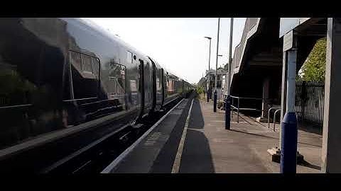 GWR class 800 IET ten car passing bruton with awesome motor sounds! 20/09/20