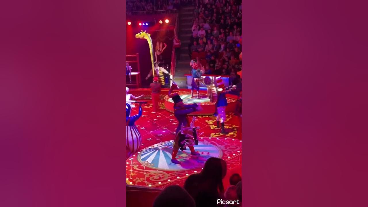 Цирк никулина москва 2022. Двое из ларца цирк никулина. Цирк на бульваре новогоднее представление 2023. Двое из ларца новогоднее представление в цирке. Елка в цирке никулина 2022.