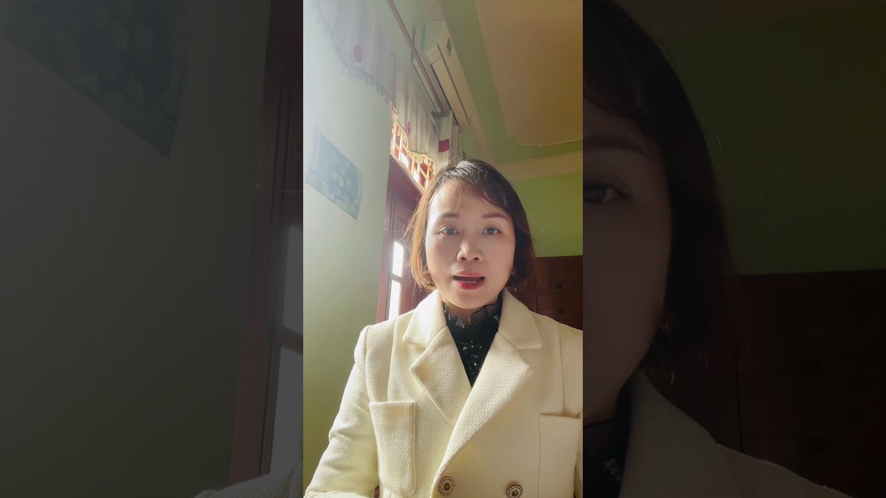 Hung Yen teacher with over 20 years of service fired by principal for no reason!