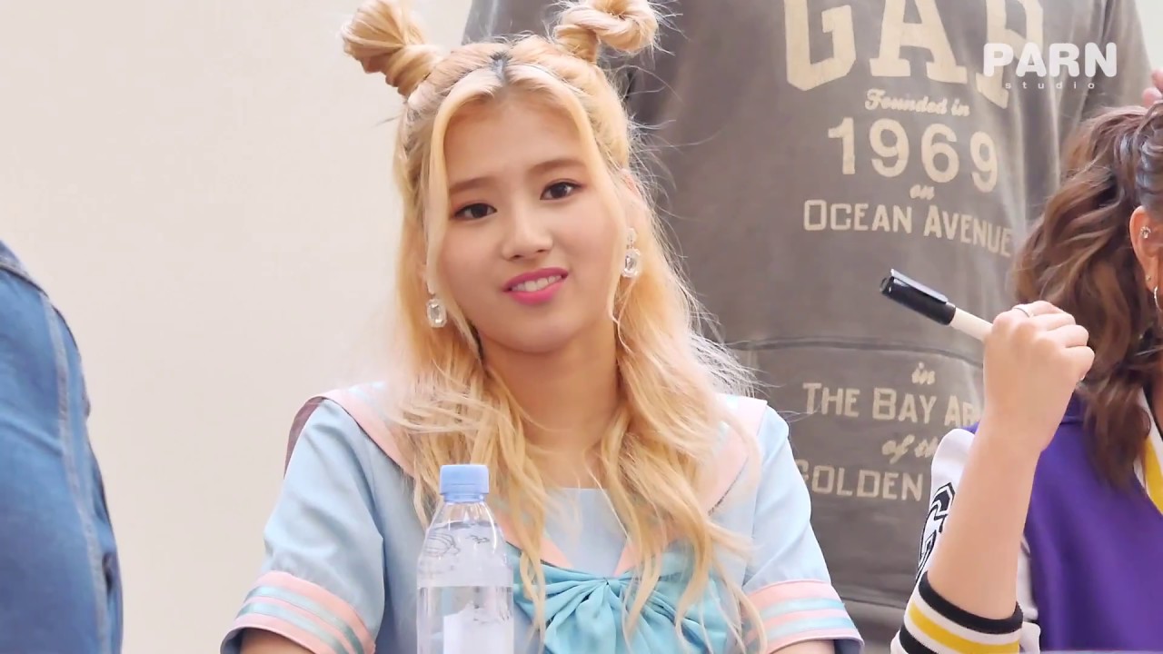 요술공주 사나 - 160514 트와이스(TWICE) 여의도 팬사인회