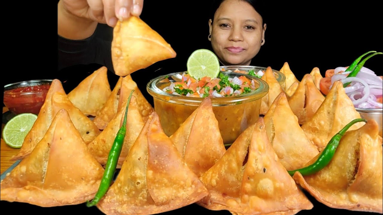 Eating Lots of Onion Aloo Samosa, Ghugni/Ragda & Spicy Chutney | Eating Show | Mukbang Asmr 