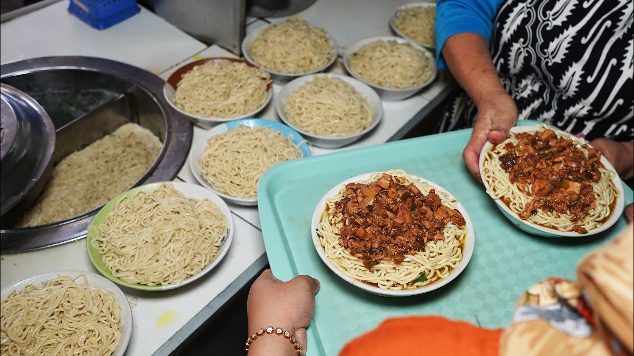 PAKE NOMOR ANTRIAN !!! SEMANGKOK BRUTAL CUMAN 12 RIBU !!!! LANGSUNG MASAK 25 PORSI SEKALIGUS !!!!