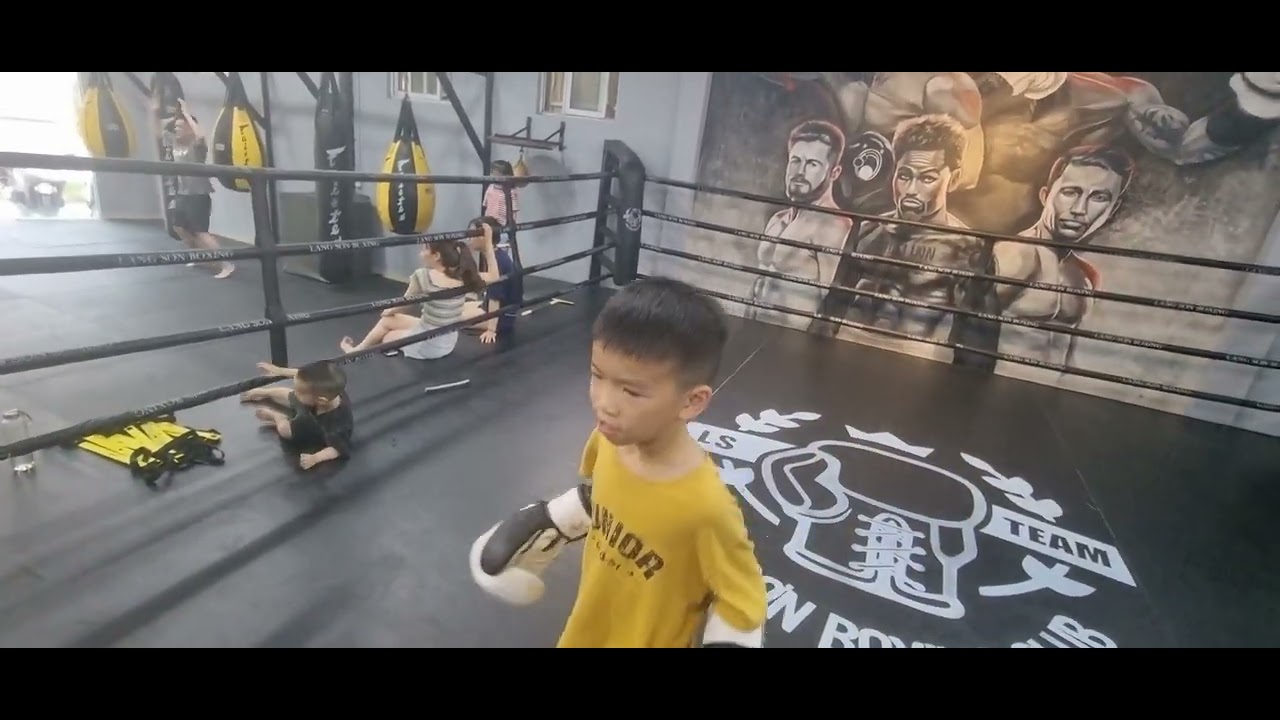 Bá Duy đăng kí học Kick Boxing YouTube