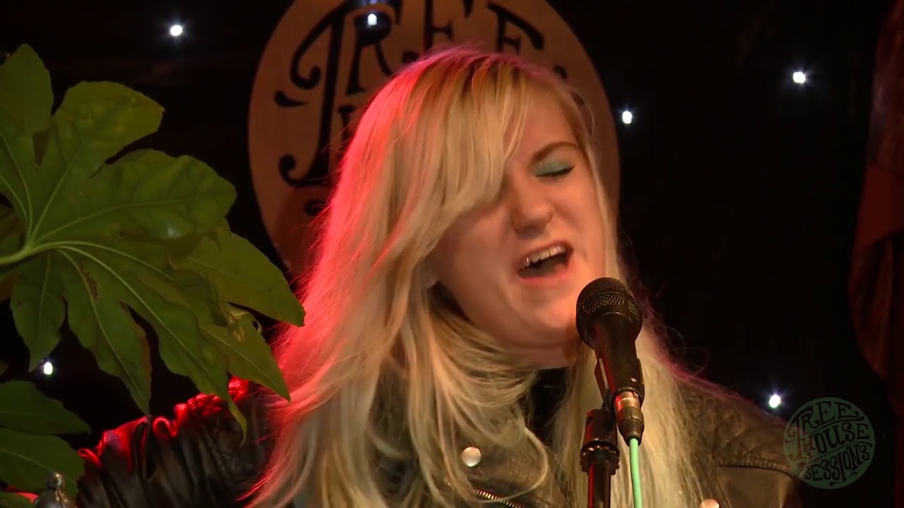 Chloe Mogg - Moustache - Treehouse Sessions Live Stream - #TreeTV - YouTube