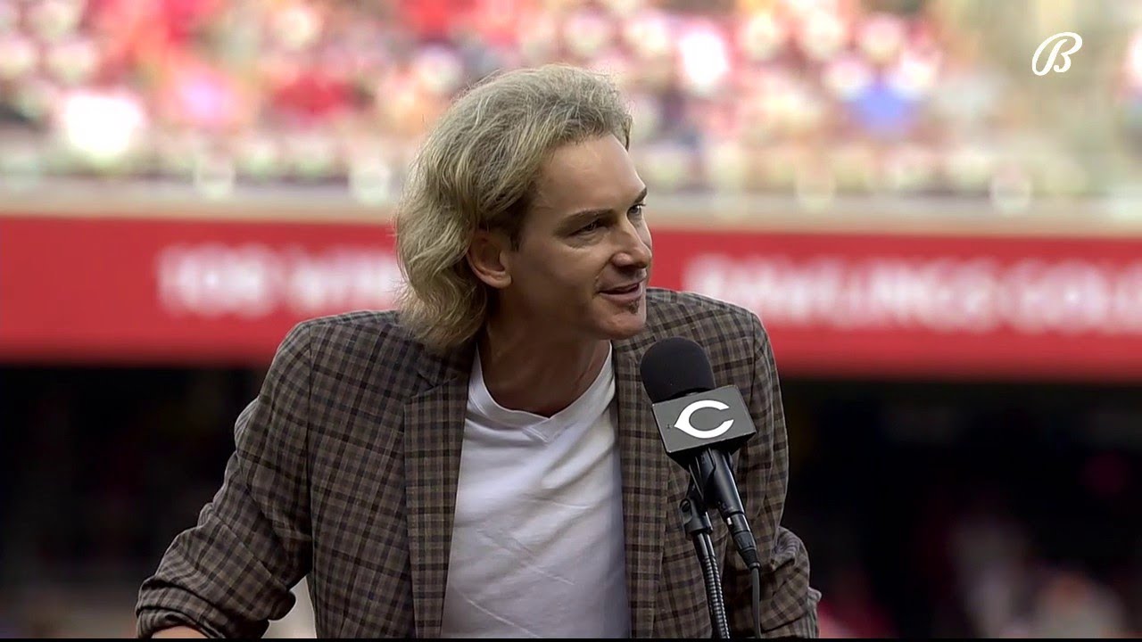 Bronson Arroyo is inducted into the Reds Hall of Fame 