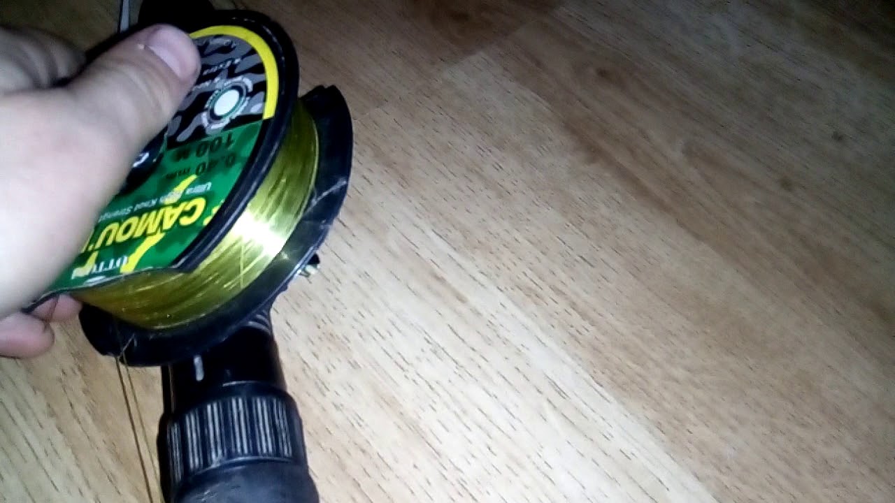 Саморобна катушка на спиннинг з мотка лески и изоленты - YouTube