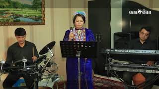 Akgul Çaryýewa Gyzlar Geleýdi Halk Aydym