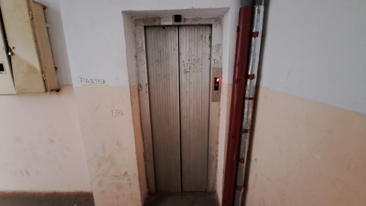 IFMA traction elevator @ Bulevardul București, Giurgiu, Romania