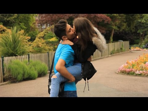 Kissing Prank 💋 Top 5 Kissing Prank