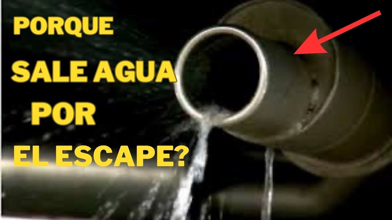 Por qué sale agua del tubo de escape del coche?