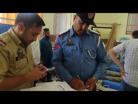 2 injured in Mendhar road accident - YouTube