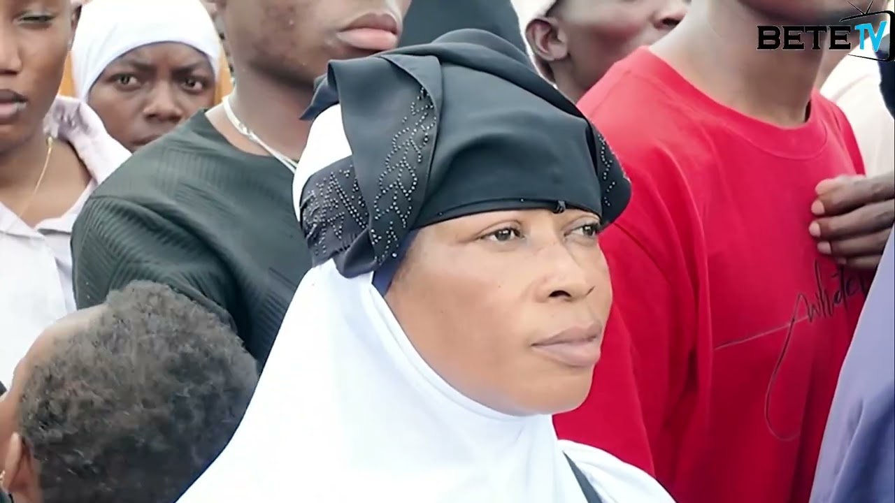 WAZIRI MKUU AAGIZA MUUGUZI ALIYEFANYA UPASUAJI NYUMBANI AFUKUZWE KAZI.