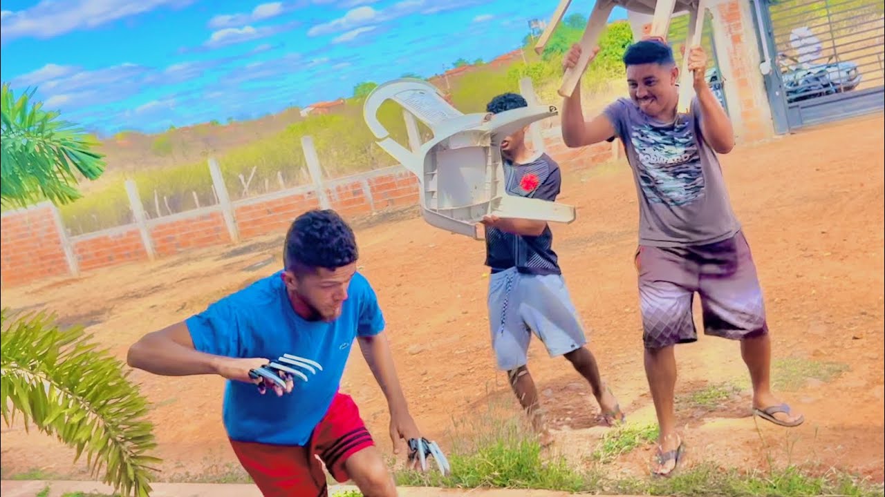 BRUTINHO F0l ATACAD0 PELAS GARRAS D0 WOLVERINE