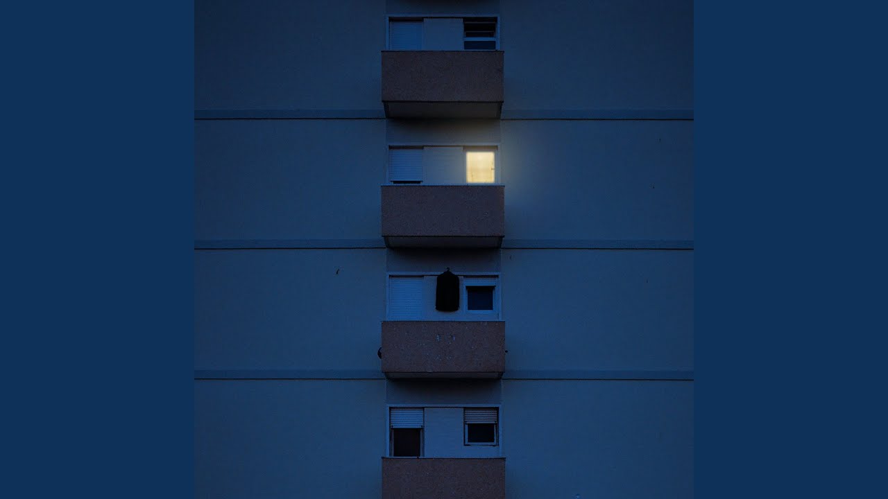 가까운 듯 먼 그대여 (Closely Far Away)