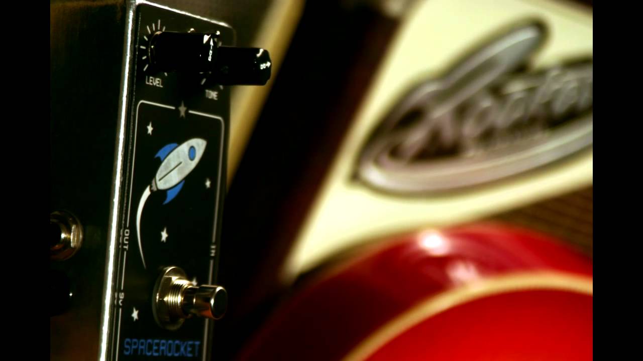 Spaceman Effects Spacerocket Fuzz Pedal - YouTube