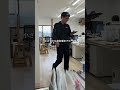 会社猫ふくの日常😸奪ってでも手に入れるくらい強欲でなければ生き抜けない世界です😤ちなみに空いてるイスはいくつもあります😅#株式会社日章 #会社猫 #イス取りゲーム