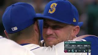 Kyle Seager Gets Taken Out In The 9th Inning