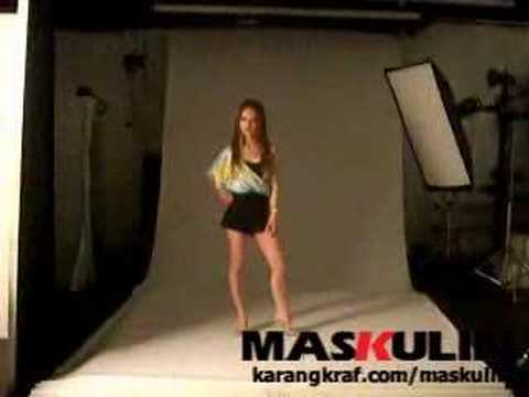 Hannah Tan, a well known Model in Malaysia. Also the latest Animax Asia presenter. This is a photoshot video for Maskulin magazine of karangkraf March 2008 issue.