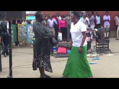 Video: Jinsi Ya Kumpongeza Mama Mkwe Mnamo Machi 8