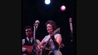 Video thumbnail of "Wildwood Flower  Maybelle Carter at madison square garden"