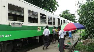 ヤンゴン環状線を運行するJR東日本からの譲渡車両。