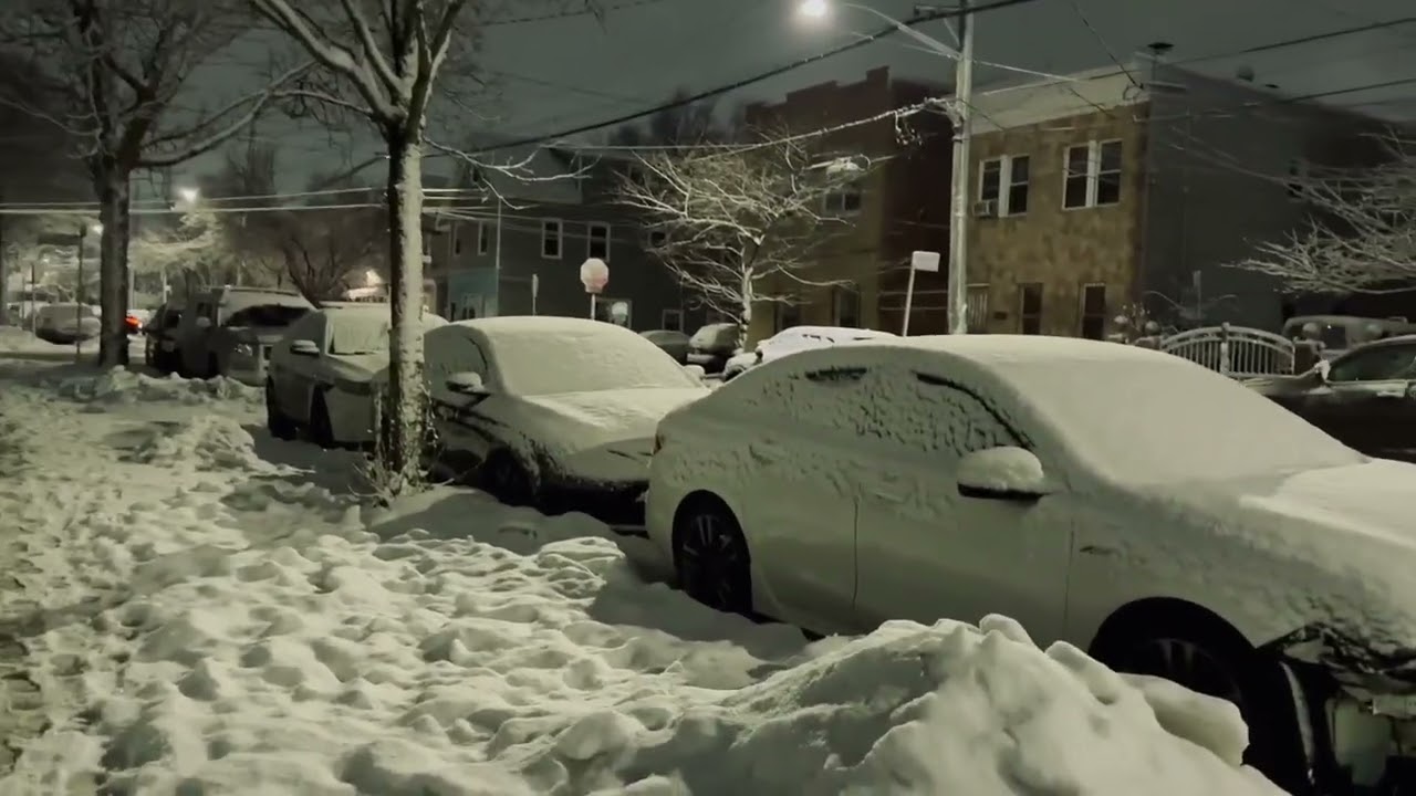 বরফে ঢাকা নিউ ইয়র্কে এক চলাফেরা ❄️🚶‍♂️|| Walking Through Snow-Covered NYC ❄️🚶‍♂️