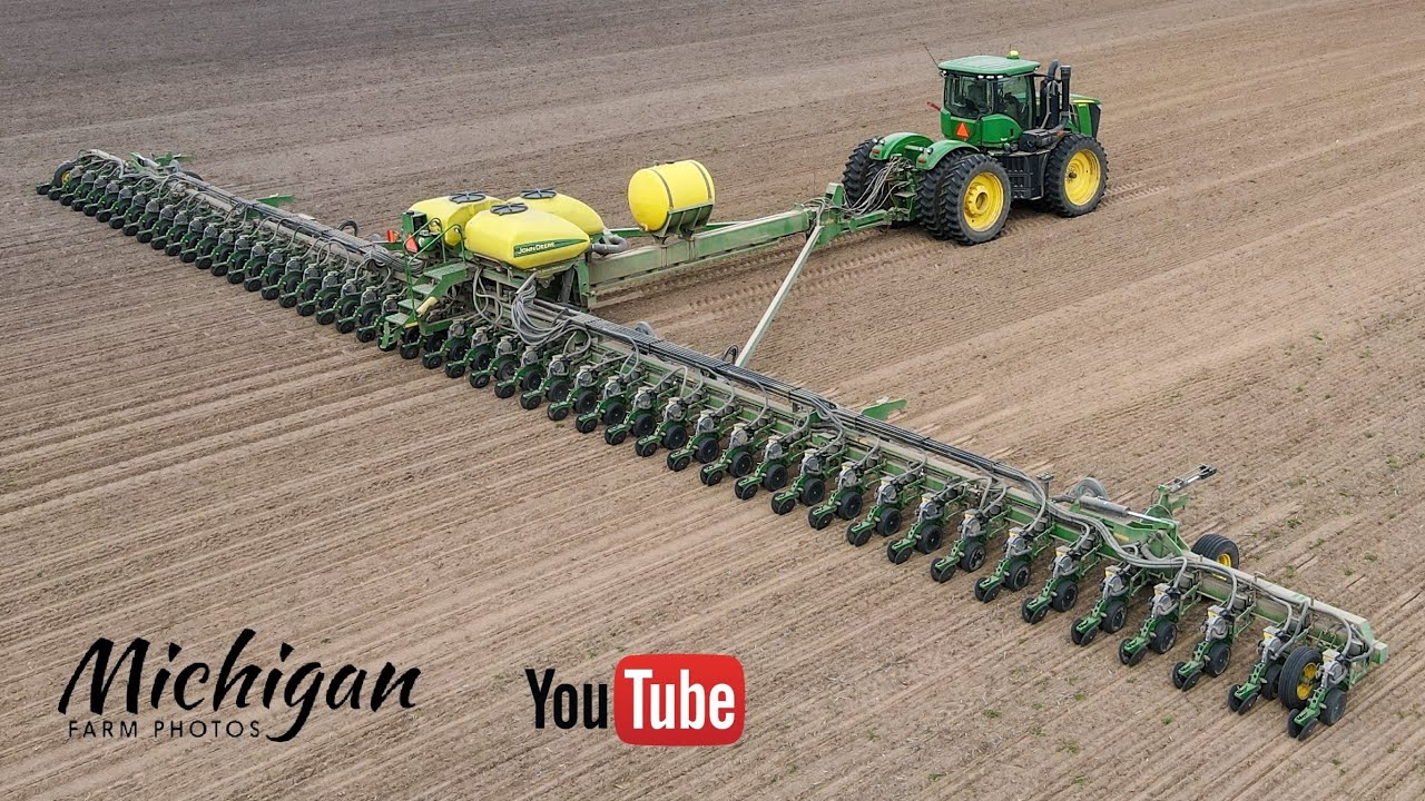 Huge John Deere row 30" 120' wide corn planter in action in Michigan! - YouTube