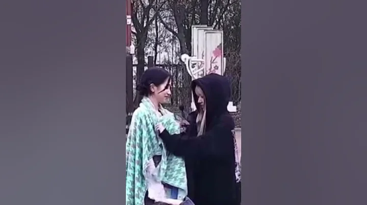 Michaeng having their own world again 😂 #mina #chaeyoung #michaeng #twice #setmefree #kpopedit