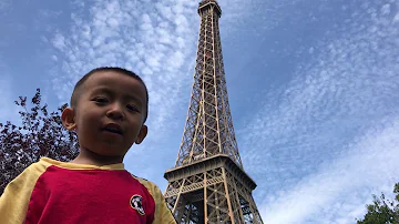 Xan-man’s first attempt at going on the Eiffel Tower on 7/8/17.