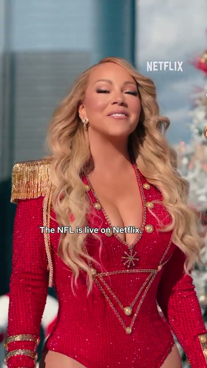 Watch Mariah Carey perform on Christmas day! ?