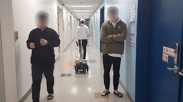 Recovery the target person by a mobile robot while following, one corner.