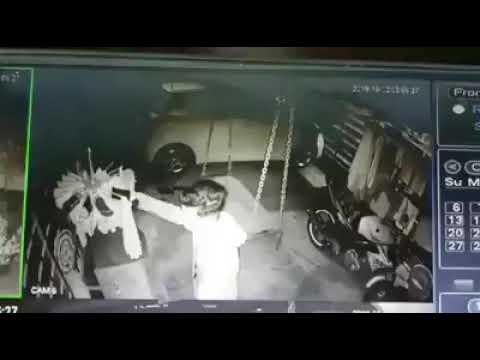 #RAKAMAN CCTV seorang lelaki mencuri pakaian dalam wanita