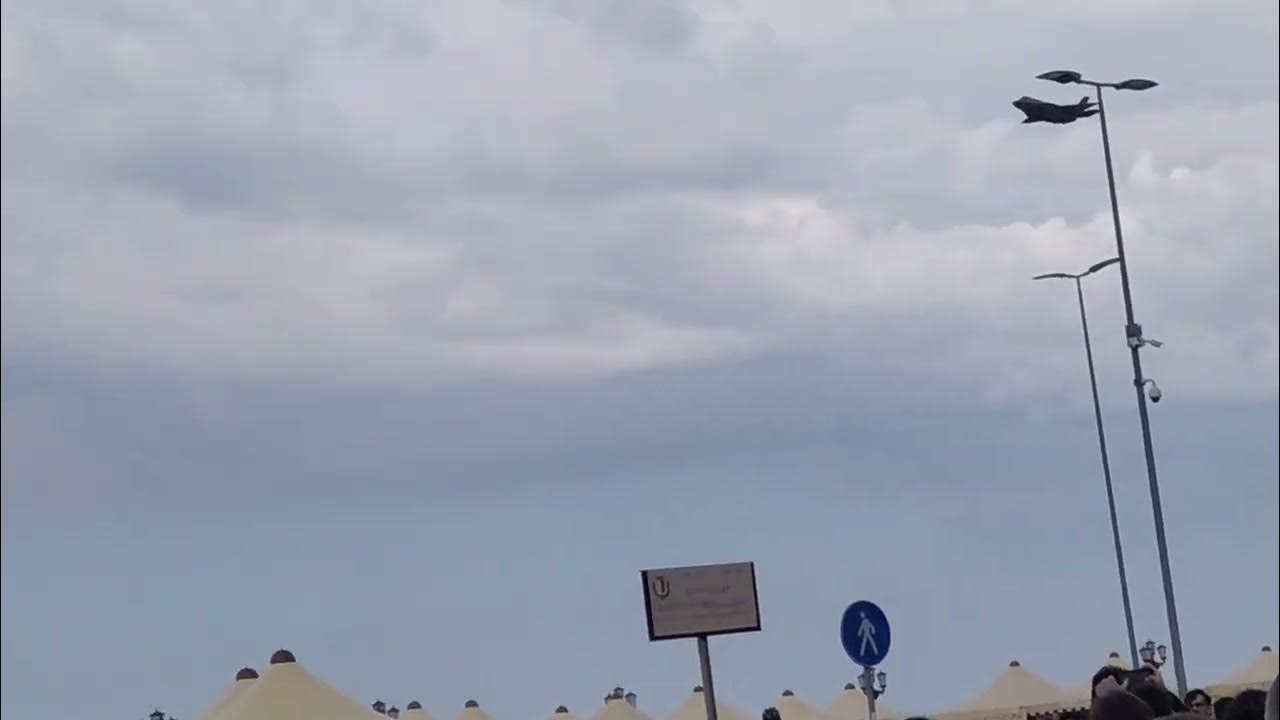 F15 rompe muro del suono Bari festa di San Nicola 2022 YouTube