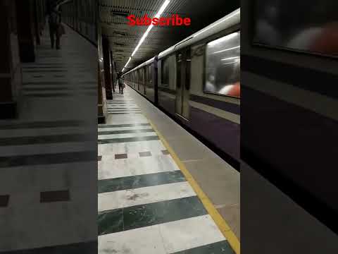 kolkata metro full ac coach#shorts #kolkatametro#accoach #centralstation#kolkata #metrorailway#metro