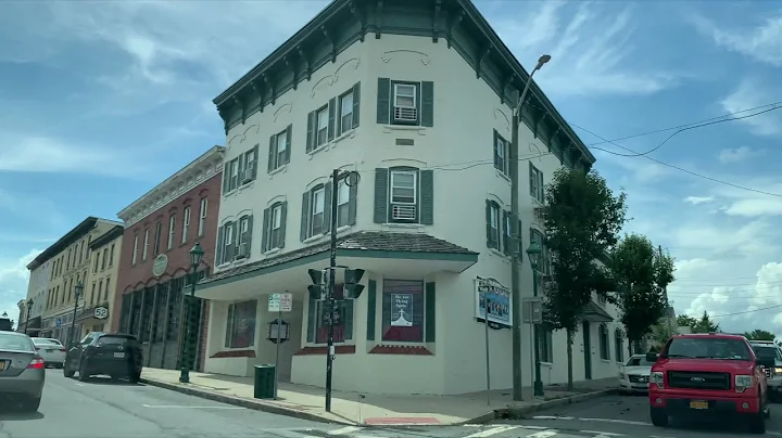 DRIVING THROUGH WALDEN NEW YORK NY -BEAUTIFUL- MUS...