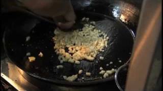 SIMPLY MING VODCAST 918: SINGAPORE: CARROT CAKE